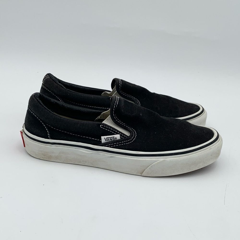 Vans Women’s Classic Black Slip-On Sneakers | Skate Shoes | Casual size 6
